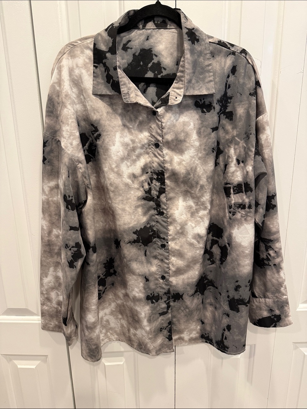 Shein Gray And White Clothing Label